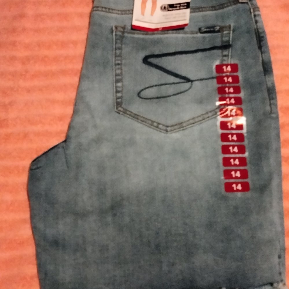 Seven7 blue Bermuda jean shorts